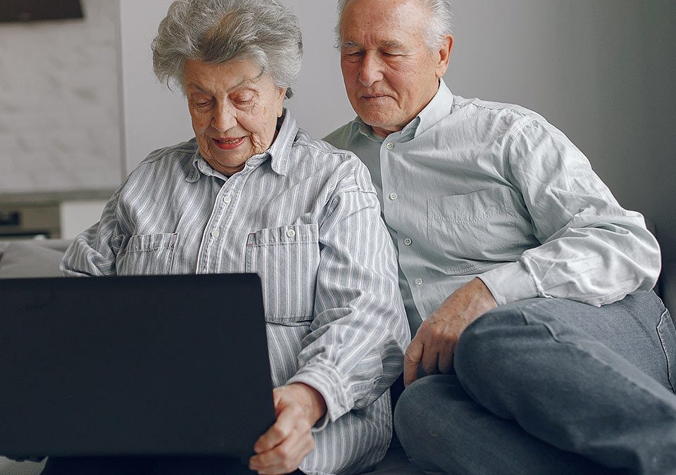 Comment choisir son aide à domicile à Grenoble avec DOM'CARE ?